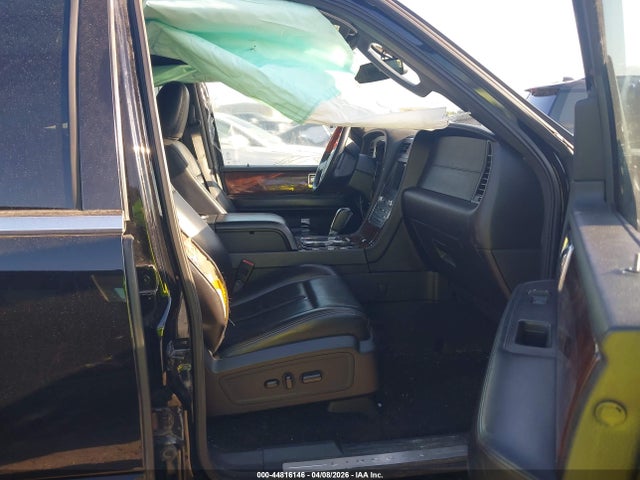 Lincoln Navigator Select