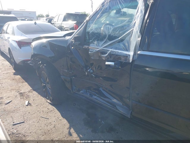 Lincoln Navigator Select