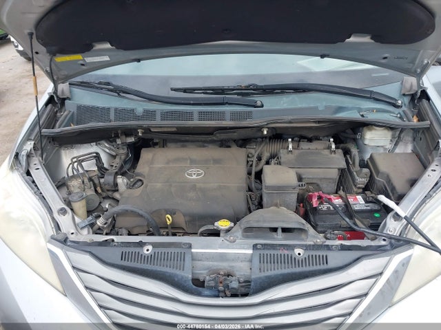 Toyota Sienna Xle 7 Passenger