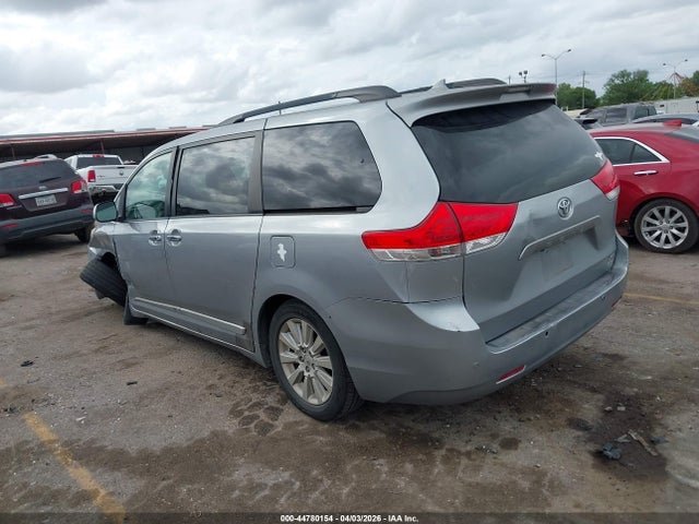 Toyota Sienna Xle 7 Passenger