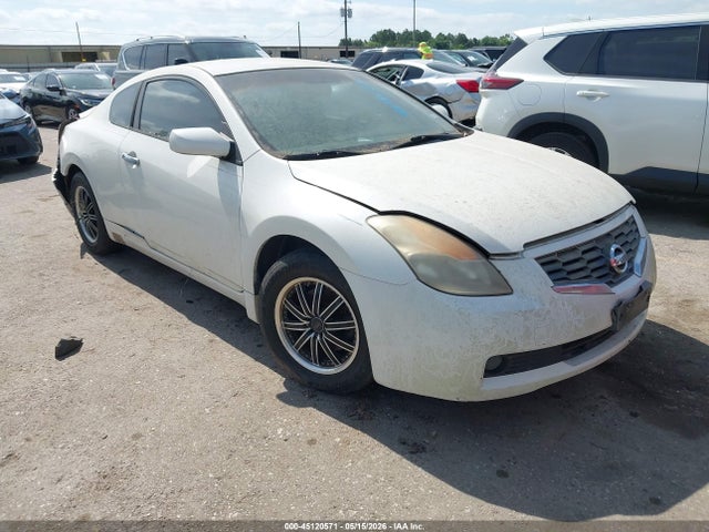 Salvage Nissan Altima Image