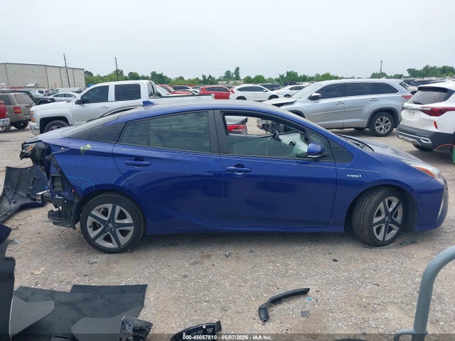 Toyota Prius Three Touring