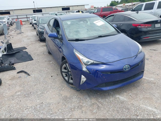 Salvage Toyota Prius Image
