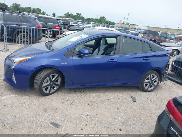 Toyota Prius Three Touring