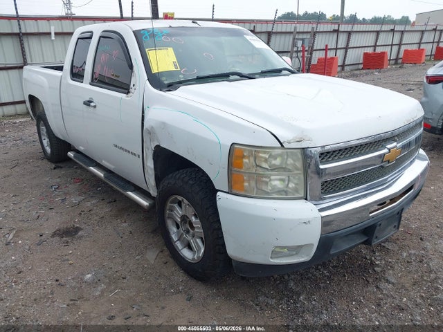 Salvage Chevrolet Silverado 1500 Image