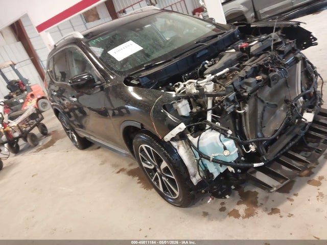 Salvage Nissan Rogue Image