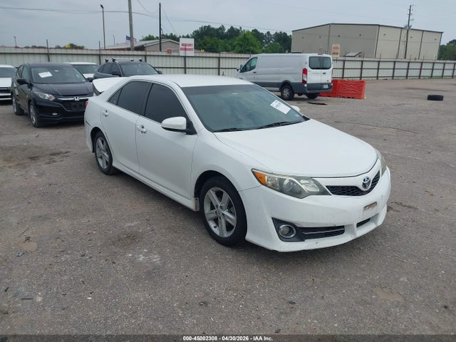 Salvage Toyota Camry Image