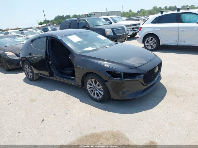 Salvage Mazda Mazda3 Image