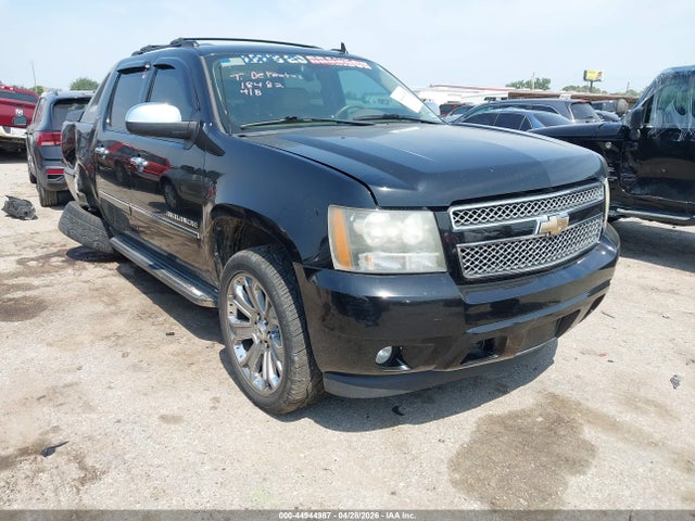 Salvage Chevrolet Avalanche 1500 Image