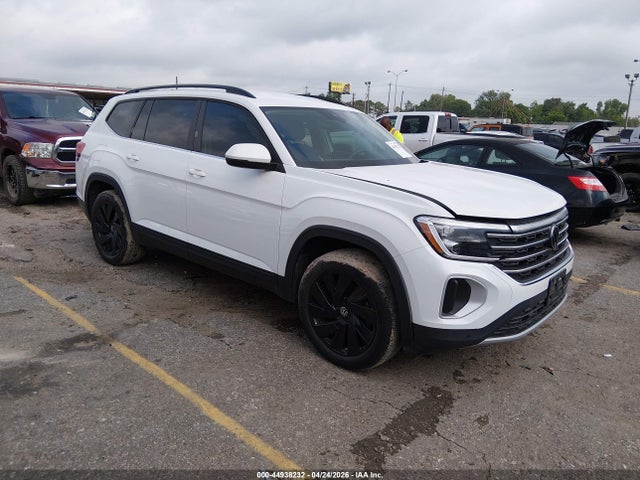 Salvage Volkswagen Atlas Image