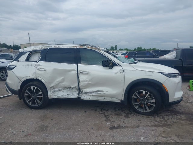INFINITI Qx Luxe