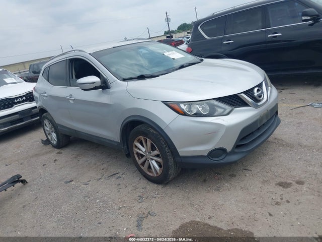 Salvage Nissan Rogue Image