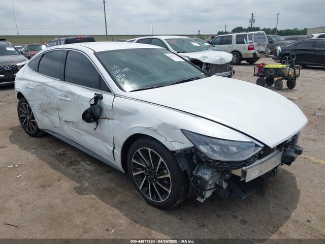 Salvage Hyundai SONATA Image