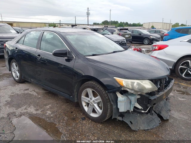 Salvage Toyota Camry Image
