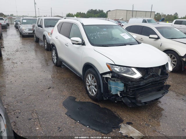 Salvage Nissan Rogue Image