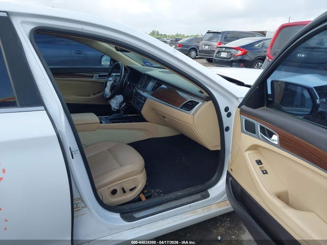 Hyundai Genesis 3.8