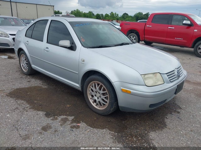 Salvage Volkswagen Jetta Image