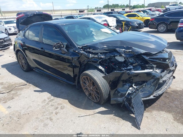 Salvage Toyota Camry Image