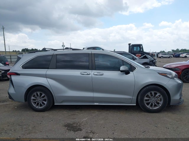 Toyota Sienna Xle