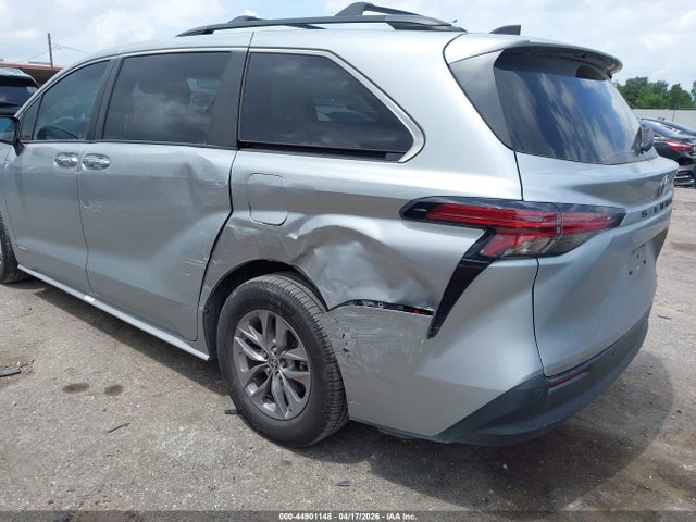 Toyota Sienna Xle