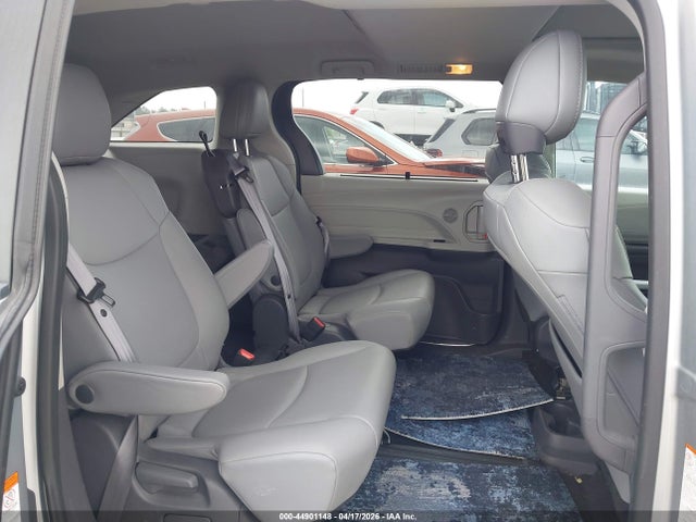 Toyota Sienna Xle