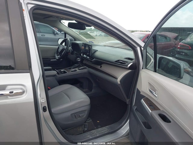 Toyota Sienna Xle