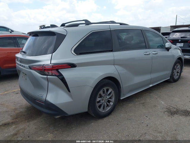 Toyota Sienna Xle