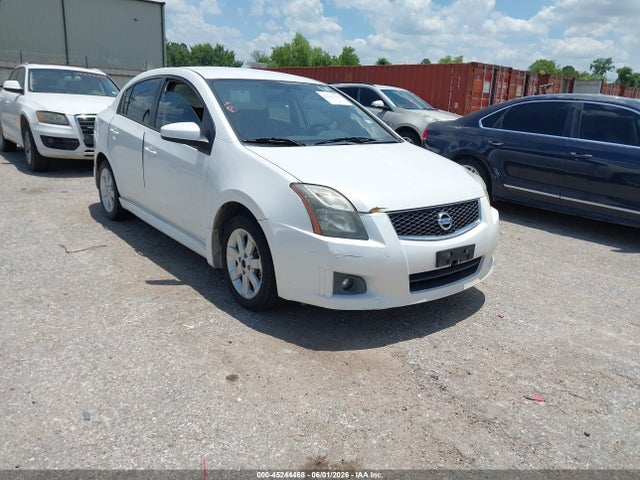 Salvage Nissan Sentra Image