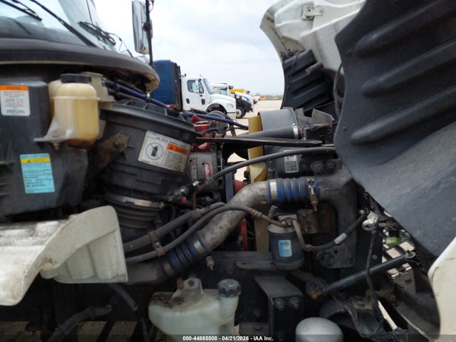 Freightliner M2 106