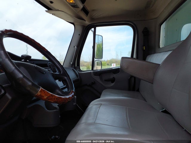 Freightliner M2 106
