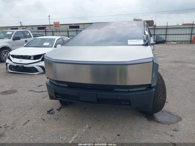 Tesla Cybertruck All-wheel Drive