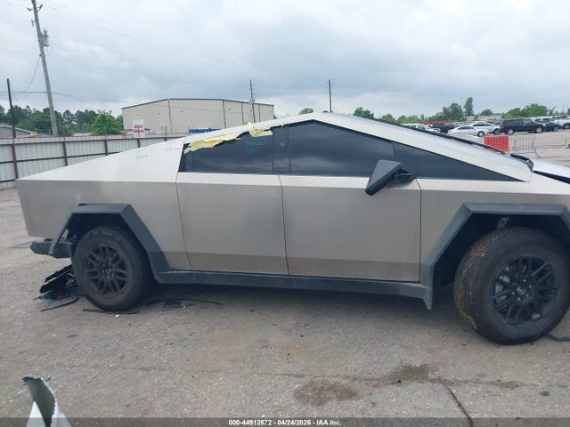 Tesla Cybertruck All-wheel Drive