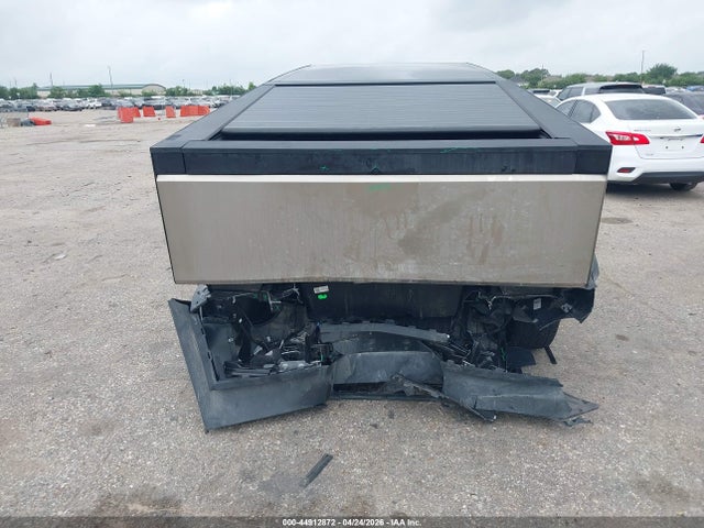 Tesla Cybertruck All-wheel Drive