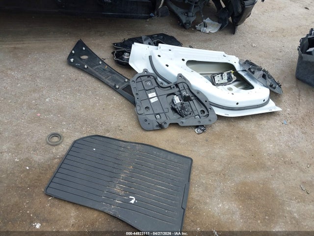 Tesla Model 3 Standard Range Plus Rear-wheel Drive