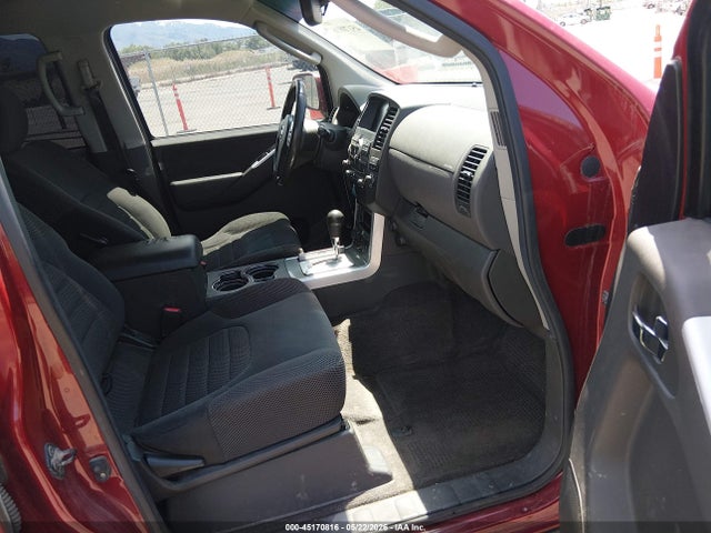 Nissan Pathfinder Sv