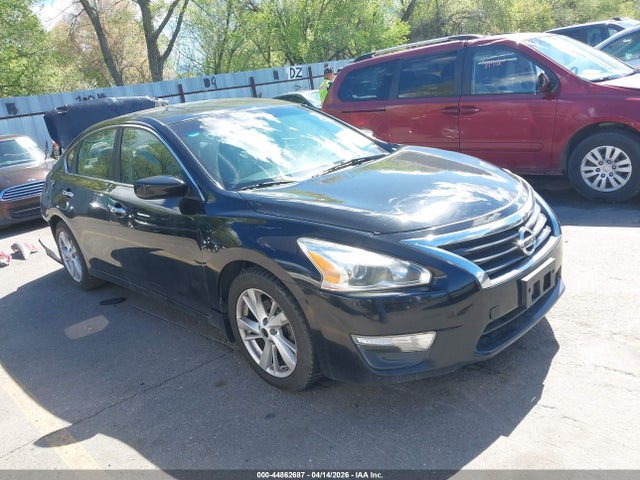 Salvage Nissan Altima Image