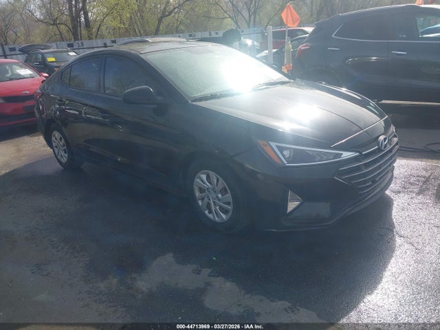 Salvage Hyundai ELANTRA Image