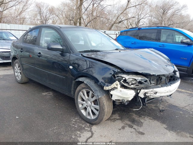 Salvage Mazda Mazda3 Image