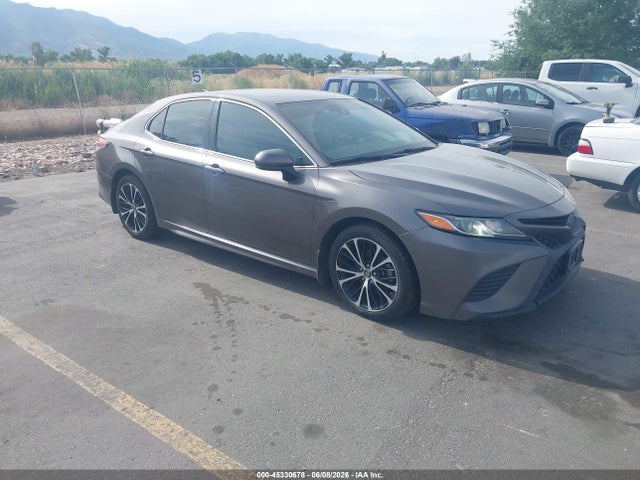Salvage Toyota Camry Image