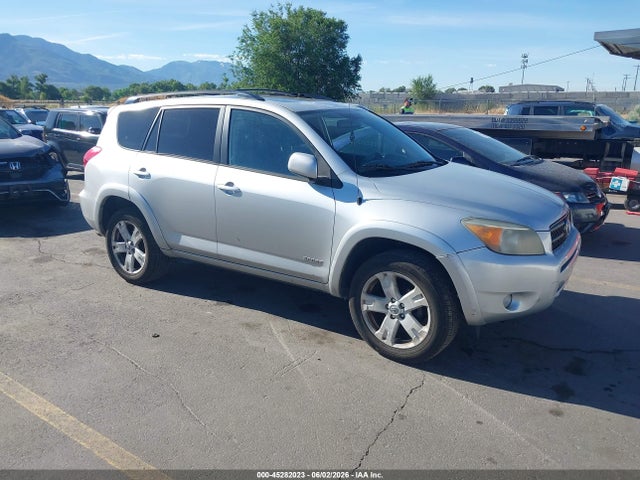 Salvage Toyota RAV4 Image