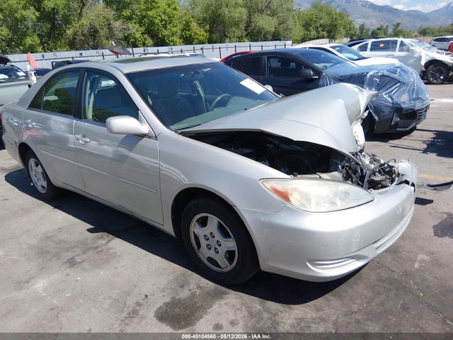 Salvage Toyota Camry Image