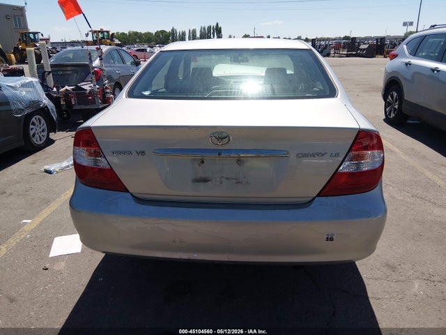 Toyota Camry Le V6