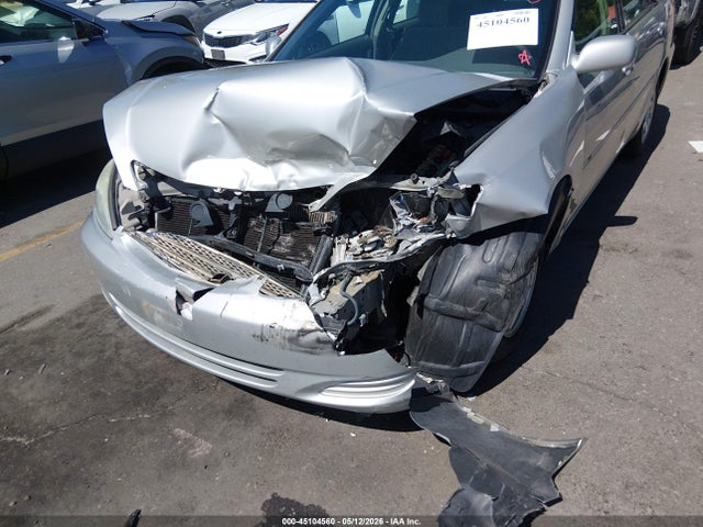 Toyota Camry Le V6
