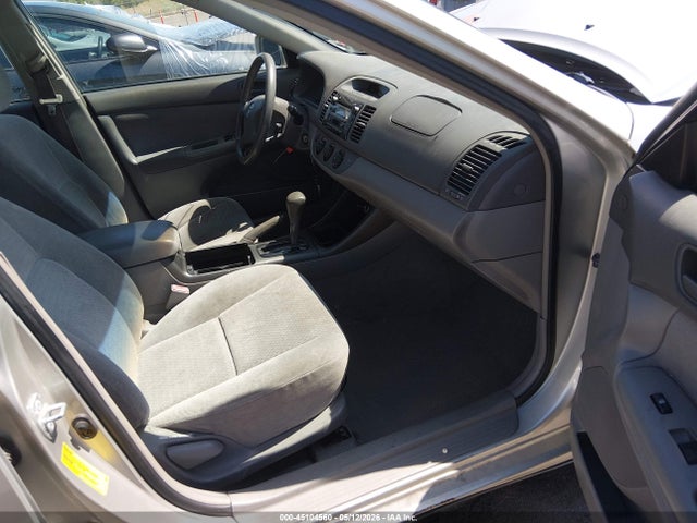 Toyota Camry Le V6