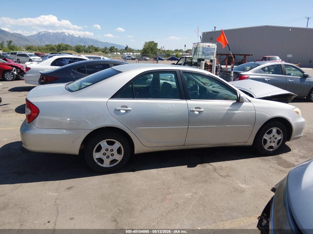 Toyota Camry Le V6