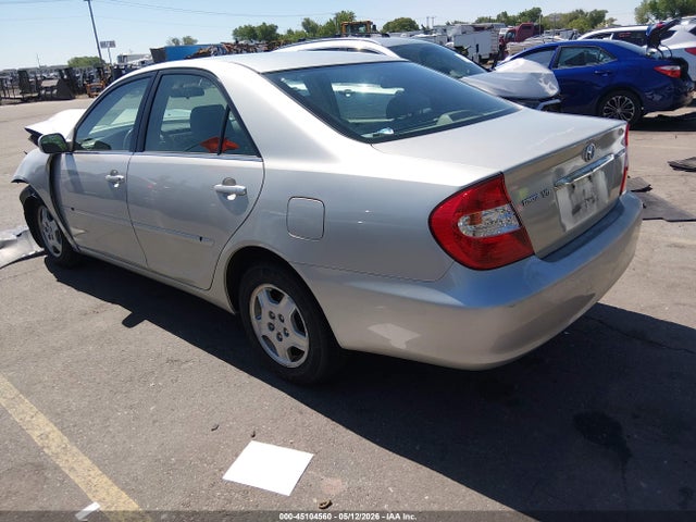 Toyota Camry Le V6