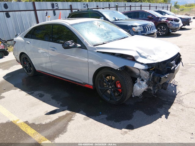 Salvage Hyundai ELANTRA Image
