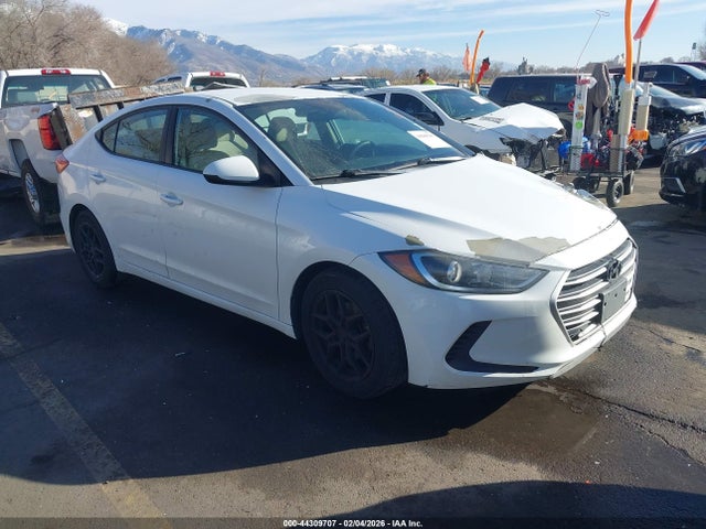 Salvage Hyundai ELANTRA Image