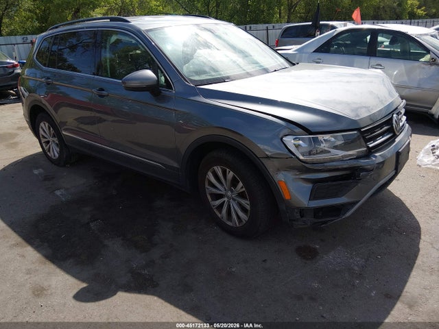Salvage Volkswagen Tiguan Image