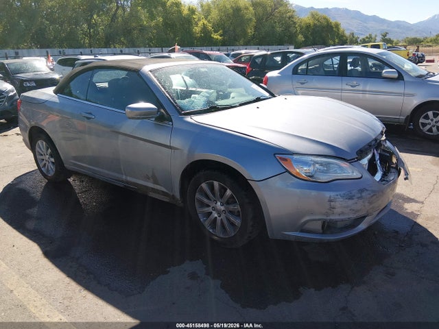 Salvage Chrysler 200 Image